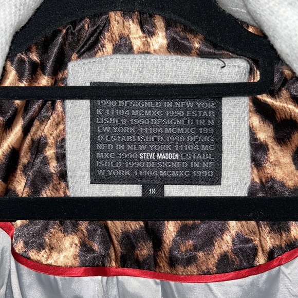 Steve Madden Light Gray Ruffle Trench Coat, Size 1X - Picture 10 of 14